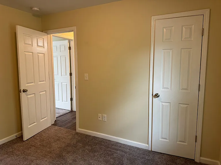 2345 Carmine St — Photo 16