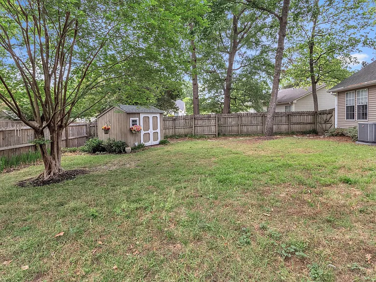 265 Okehampton Dr — Photo 20