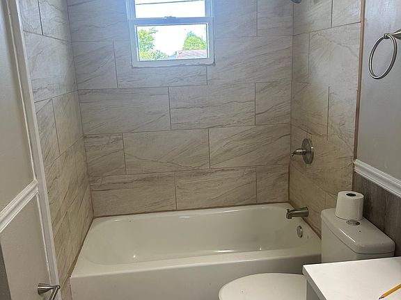 5th image of 2525 E Dorothy Ln