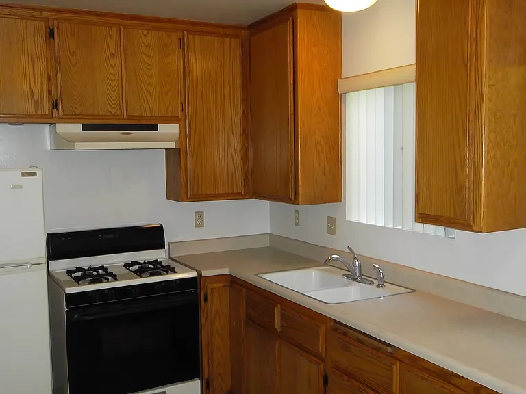 421 Alameda Padre Serra #B — Photo 8