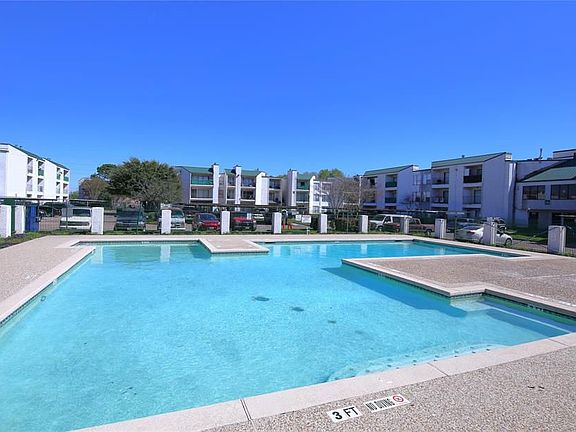 4th image of 2832 S Bartell Dr APT 5