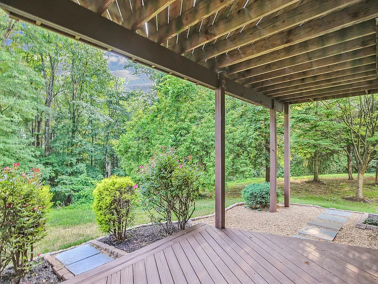 6733 Sullivan Way — Photo 49