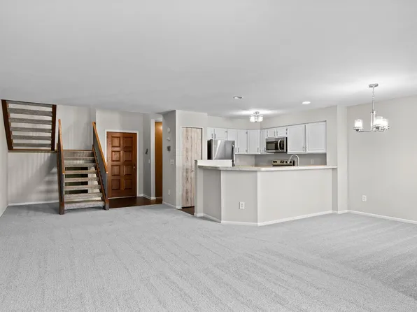 1392 Carling Dr APT 304, Saint Paul, MN 55108