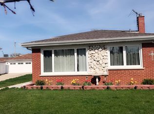 9009 N Joey Dr, Niles, IL 60714