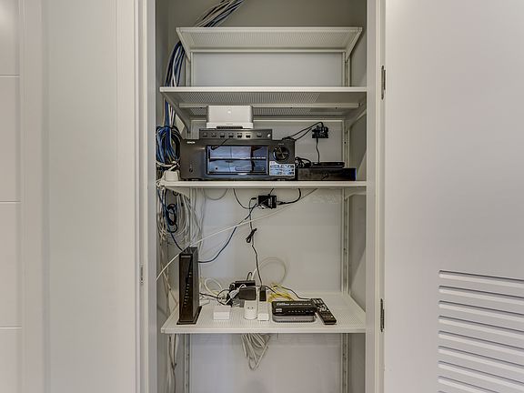 5th image of 2060 Quail Roost Dr