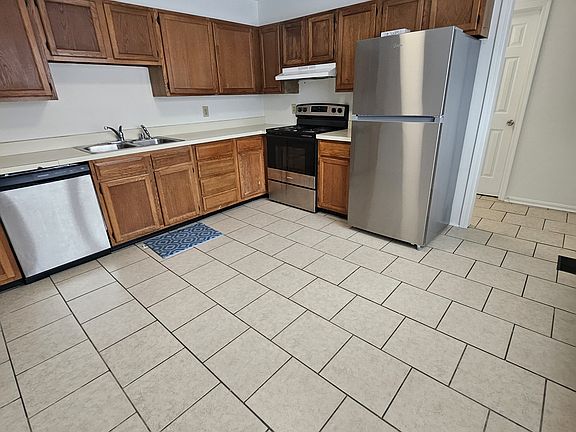 4th image of 228 Strawberry Ln