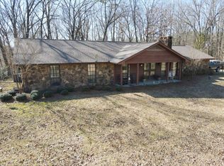 1655 Dubard Rd, Grenada, MS 38901