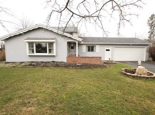 8 Westway Ct, Rochester, NY 14624