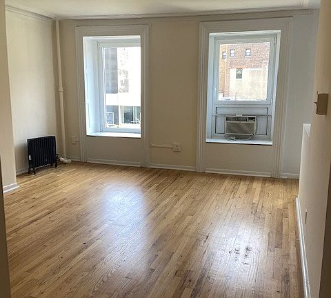 2nd image of 389 6th Ave APT 3