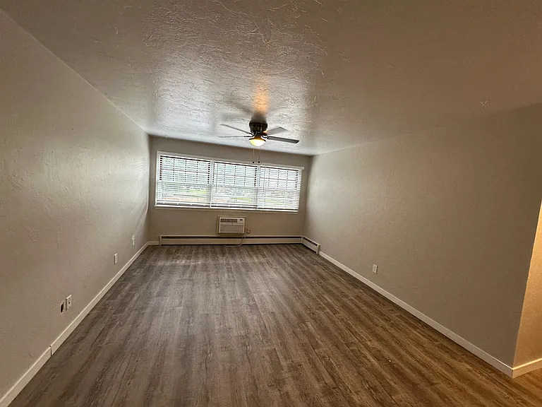 Brand New Remodeled Nina Flats — Photo 9