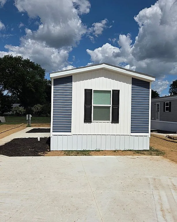 1 Timber Point Dr photo 1