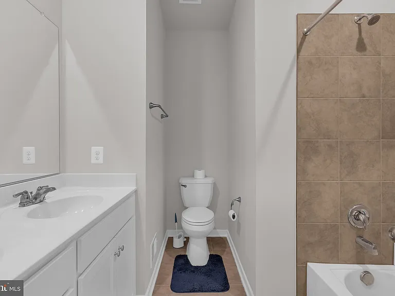 131 Thornton Way — Photo 29