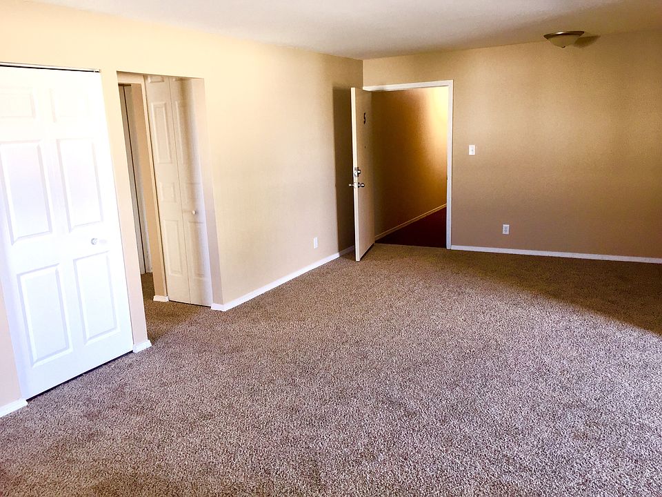 2nd image of 501 Crescent Dr