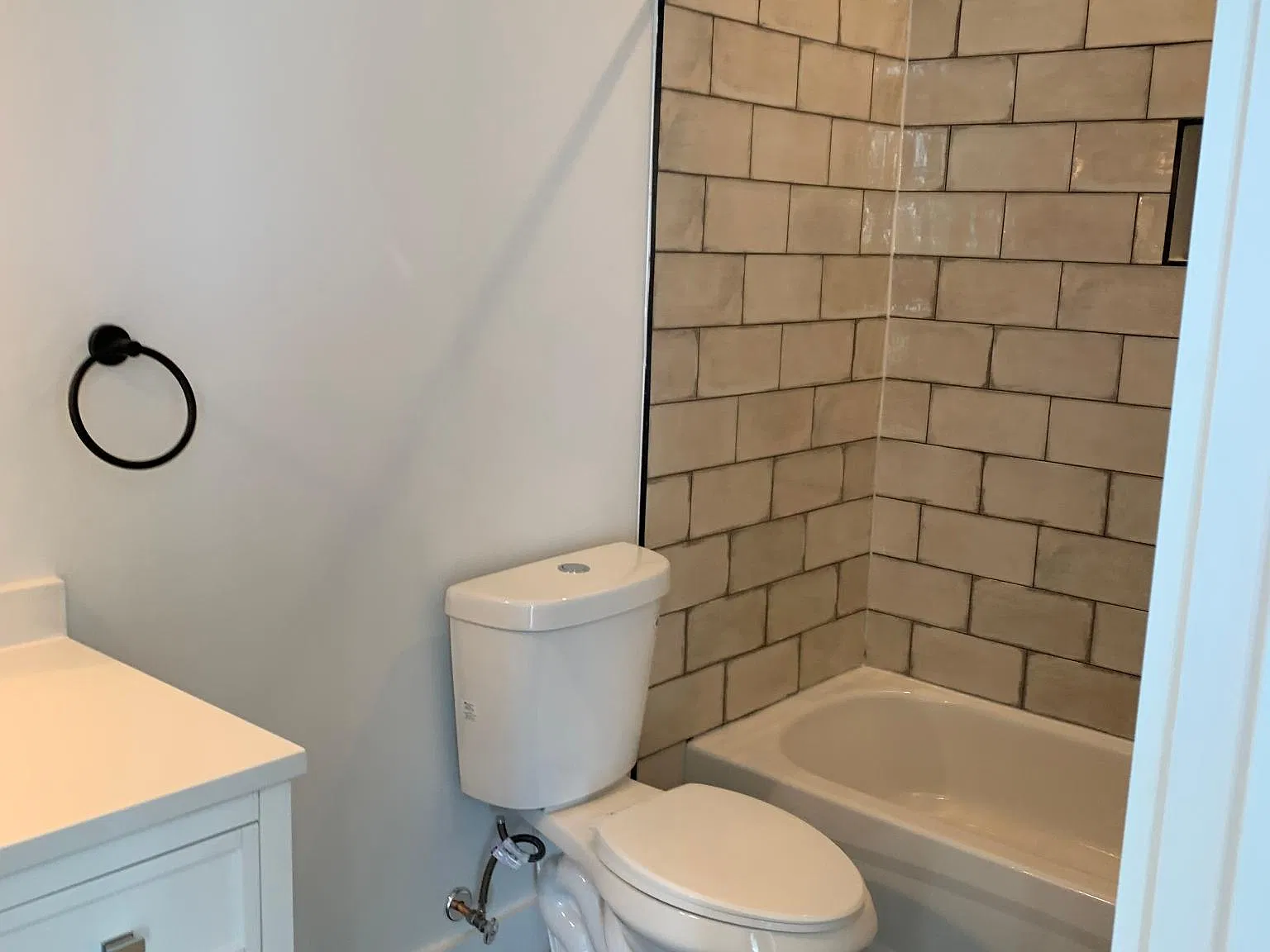 2 bed, 1000 sqft, $2,300 — Photo 4
