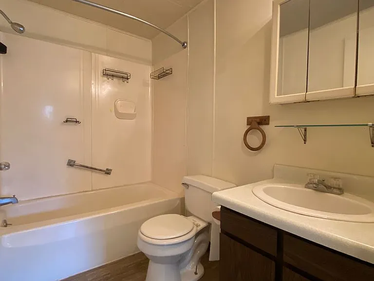 302 E Lincoln St — Photo 7