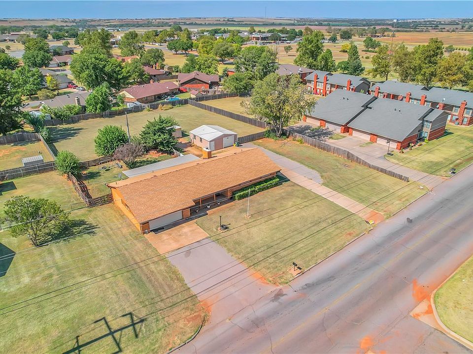 318 S 28th St, Clinton, OK 73601 Zillow