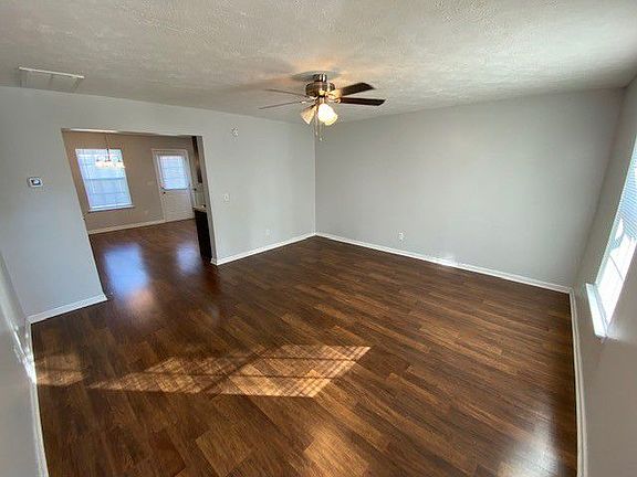 2nd image of 301 Glen Valley Cir