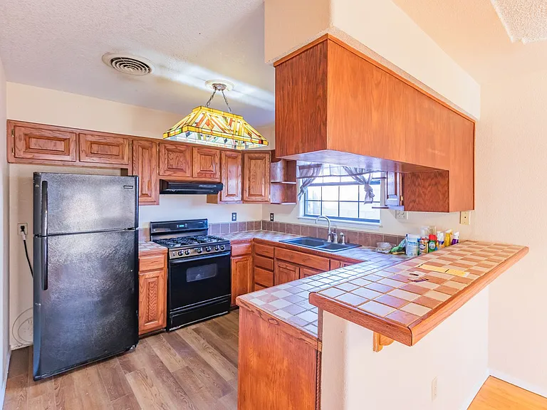 701 Venus Ave — Photo 4