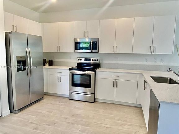 4th image of 15921 SW 2nd Pl