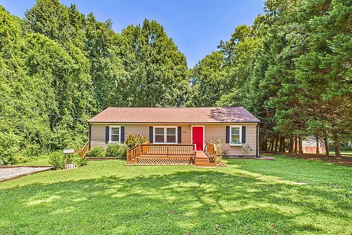 1st image of 111 Drewsbury Dr