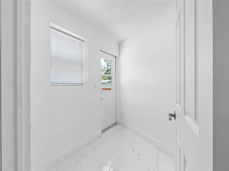 6847 Woodsman Dr — Photo 36