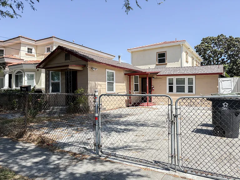 7565 Emerson Pl — Photo 16