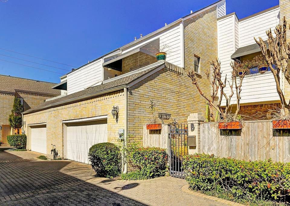 1st image of 2118 Nantucket Dr #B