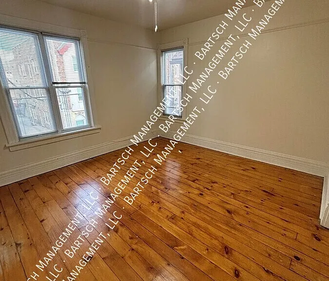 1317 E Albion St — Photo 8