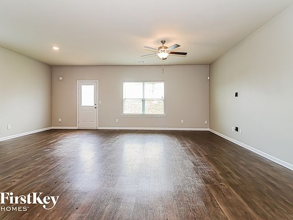 3rd image of 110 Cypress Poin