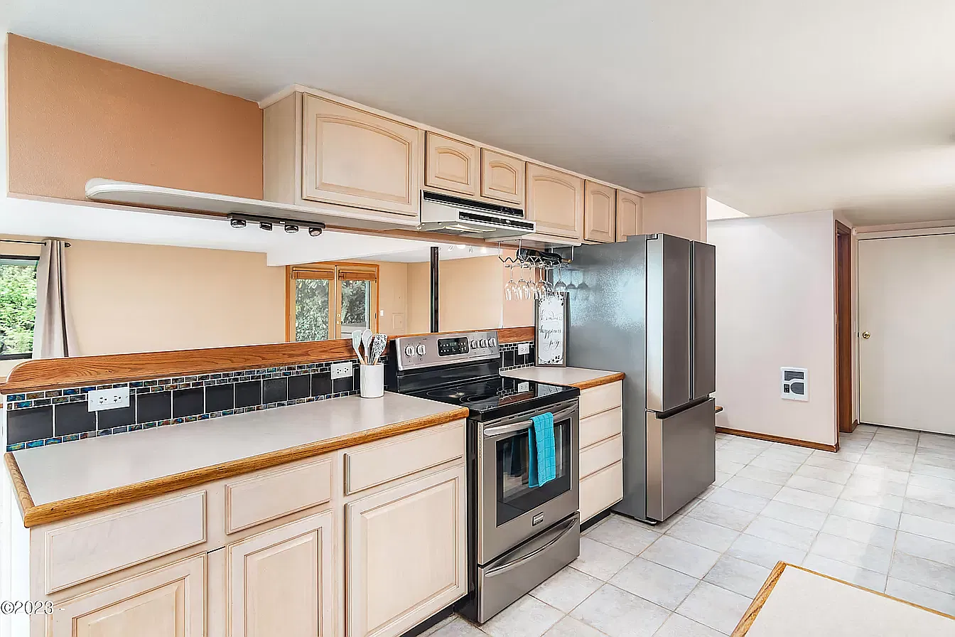 3 bed, 2064 sqft, $2,950 — Photo 3