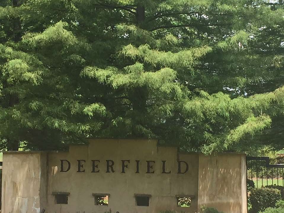1st image of 423 Meadowgreen Ln