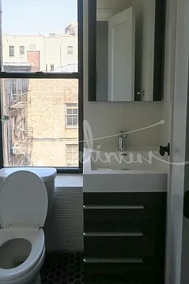 Rented by Platinum Forbes Global Properties | media 36