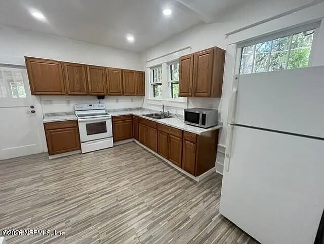 108 Fern St — Photo 7
