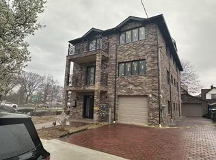 61-11 168th St, Fresh Meadows, NY 11365