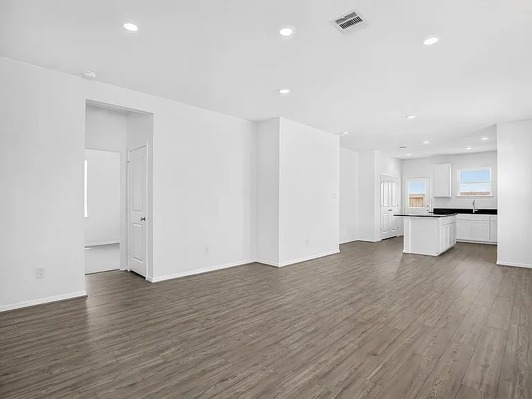 18027 Lasso Mills Dr — Photo 5