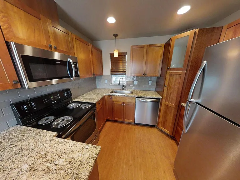 One Lake Place — Photo 17