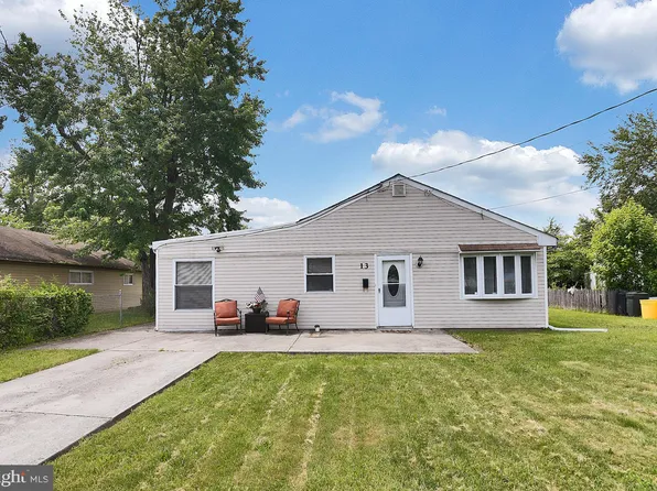 13 Dorset Dr, Ewing, NJ 08618