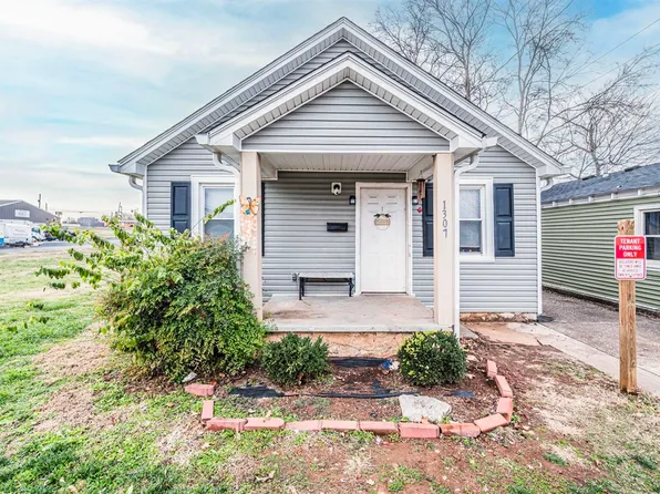 1307 Magnolia St, Bowling Green, KY 42104