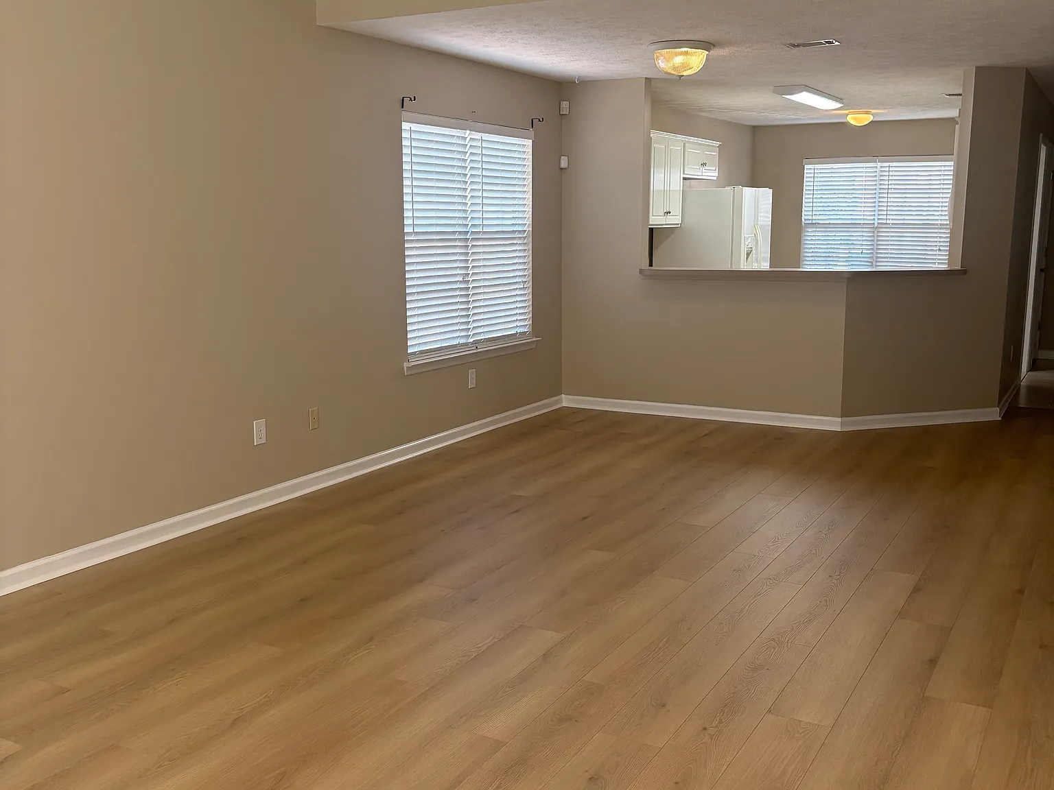 900 Cammaron Way — Photo 2