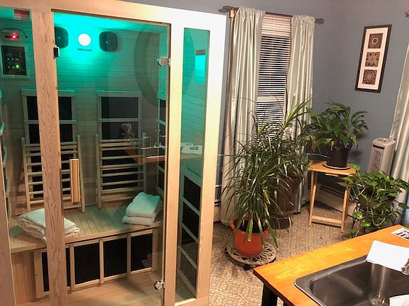 SAUNA ROOM OASIS!