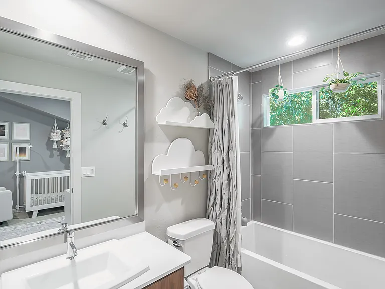 3913 Valley View Rd #A — Photo 26