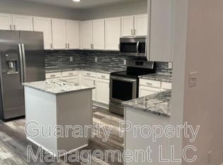 7017 Midhurst Ct, Fayetteville, NC 28306