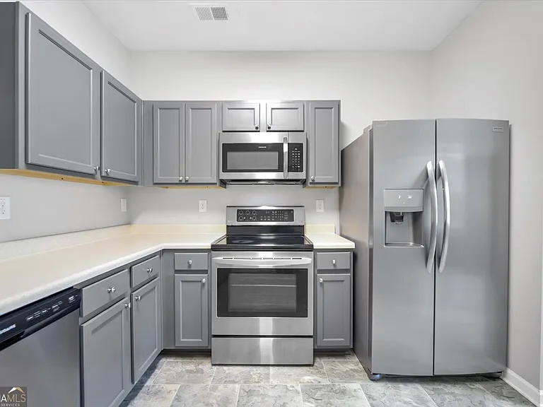 2626 Parrish Ct — Photo 10