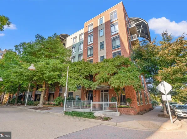 1200 N Hartford St APT 505, Arlington, VA 22201