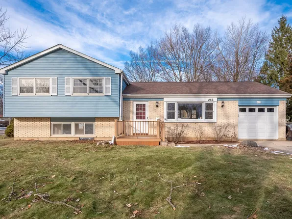 266 Dartmoor Dr, Crystal Lake, IL 60014