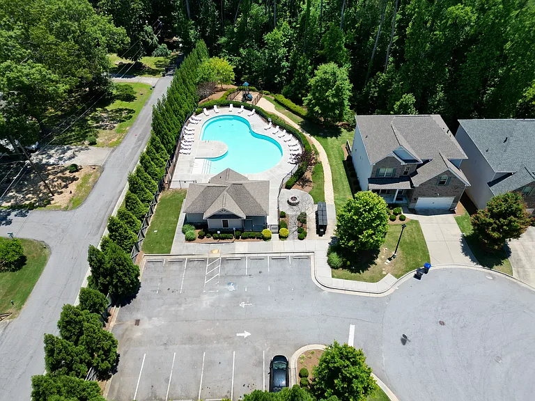 2489 Village Park Bnd — Photo 38