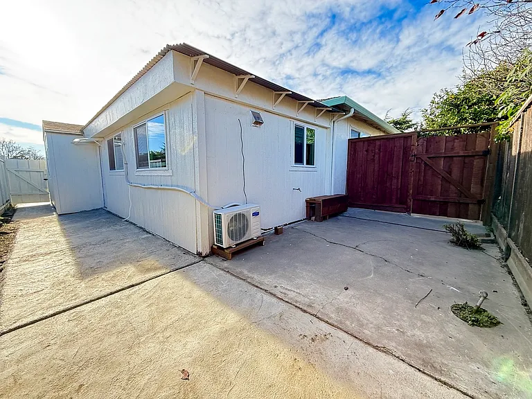 37228 Cedar Blvd #B — Photo 22