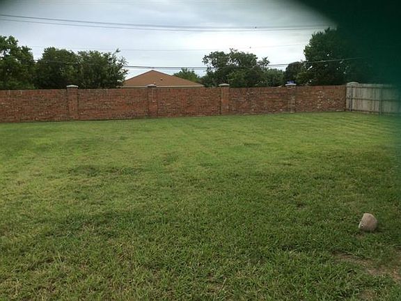 2nd image of 1001 Bellcrest Dr