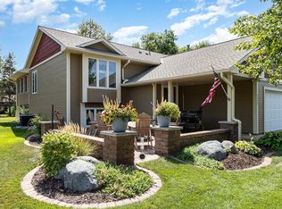 2452 Hauer Trl, Shakopee, MN 55379