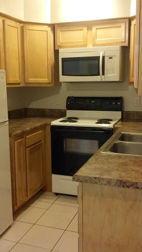 1 bed, 900 sqft, $1,150 — Photo 2